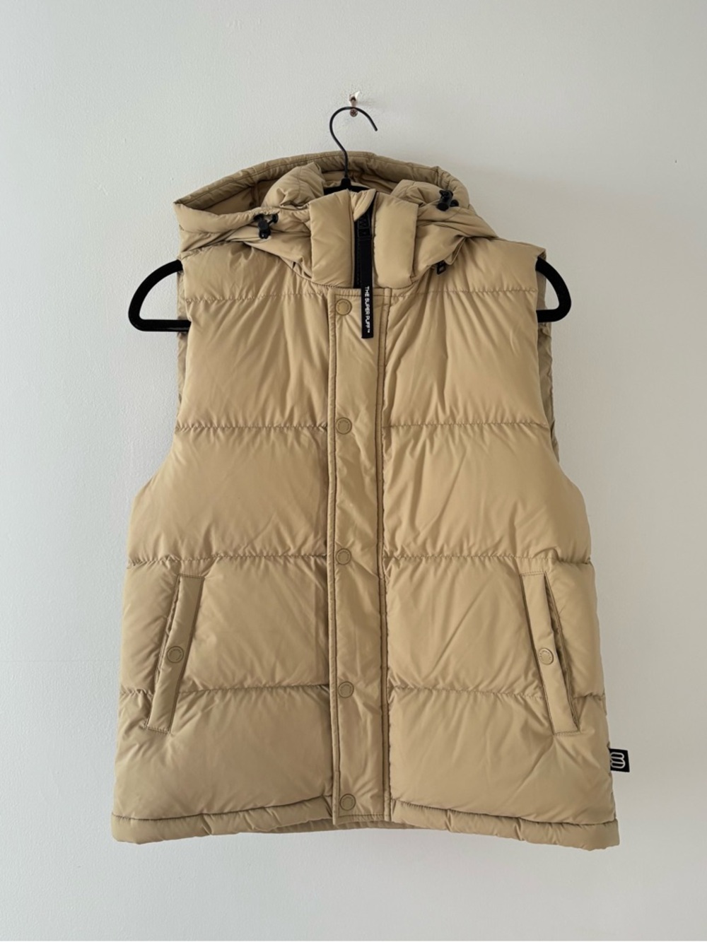 The Super Puff Vest cliMATTE Water Repellent Wind Resistant Puffer Aritzia - Picture 3 of 8